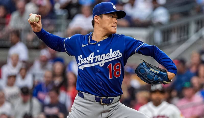 Dodgers' Yamamoto Dominates Cardinals