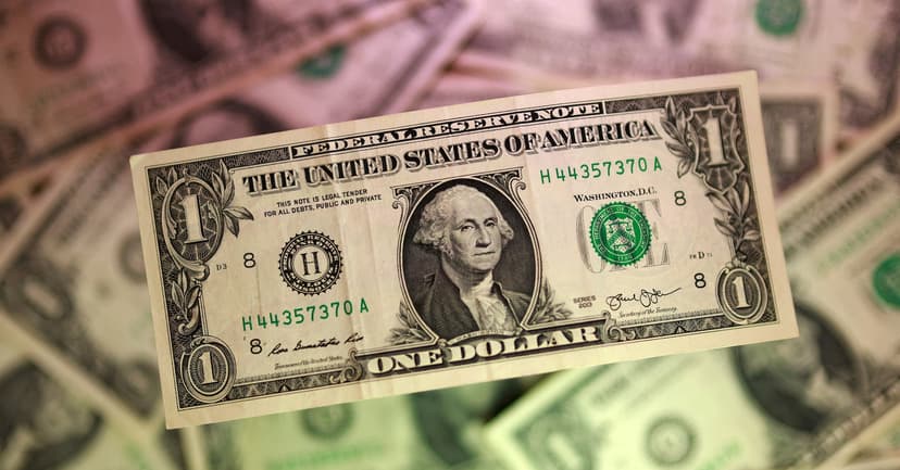 Dollar Rises Amid Middle East Tensions and Oil Surge