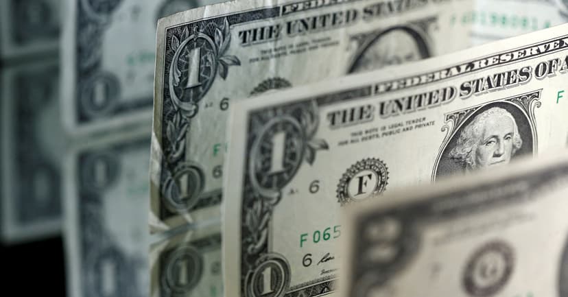 Dollar Soars as Mideast War Threatens Oil Supply