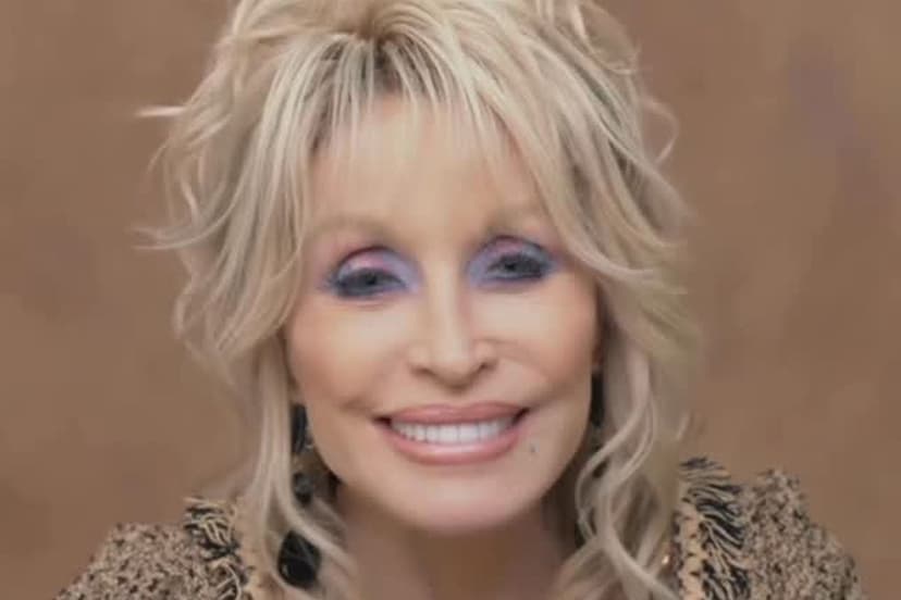 Dolly Parton Recovers, Sends Thanksgiving Wishes