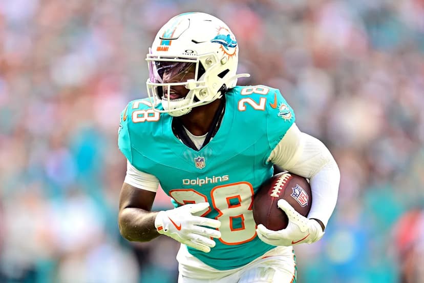 Analyst: Dolphins Should've Traded De'Von Achane