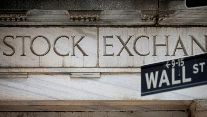 Dow Snaps Losing Streak as Nvidia Soars