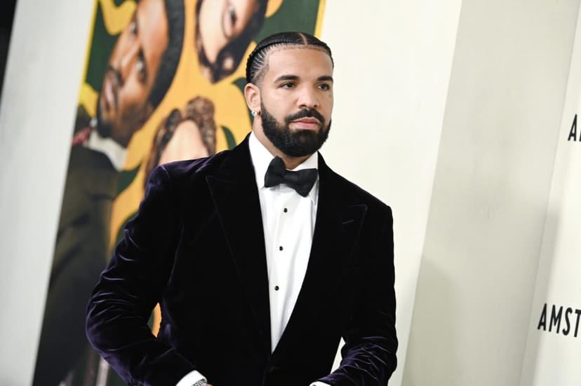 Drake Barks Like a Dog for Goth Baddie Streamer