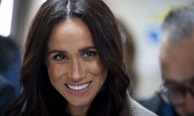 Duchess Meghan visits young patients at LA hospital