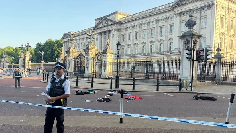 Buckingham Palace Crash: E-scooter Rider, Officer Hurt