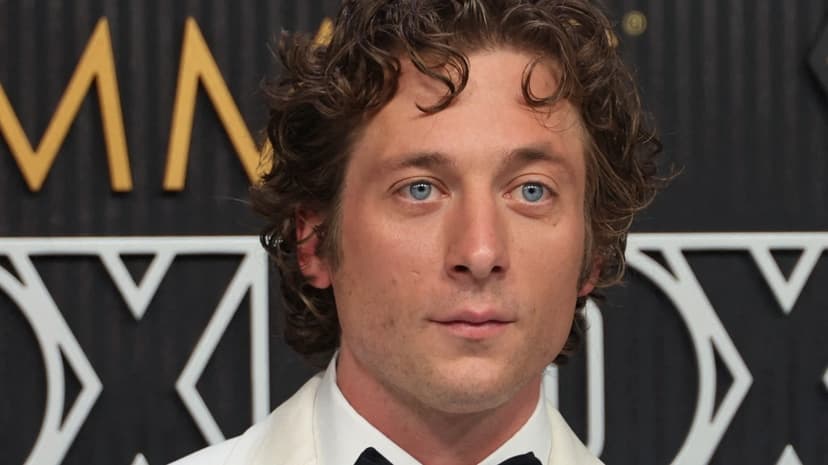 'The Bear' Star Jeremy Allen White Graduates High School at 34