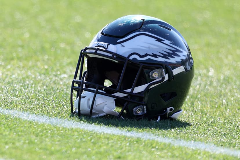 Eagles RB Jackson Suffers Scary Injury on First Play