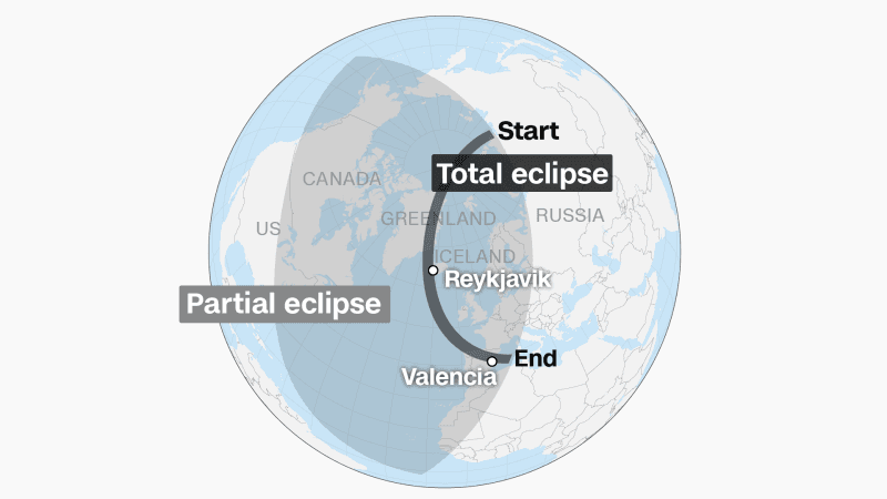 Eclipse Chaser Hunts Aurora During Solar Totality