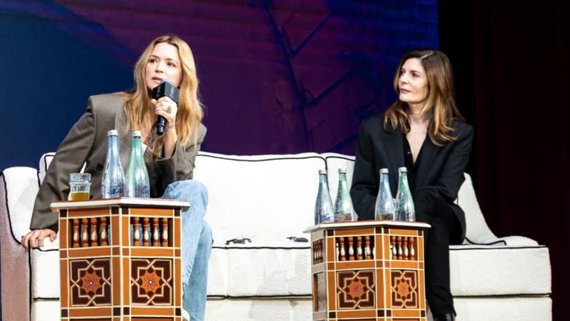 Actresses Bond Over Method Acting & Career Journeys