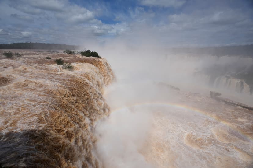 Thousands Flee Homes as El Niño Rains Swell Rivers