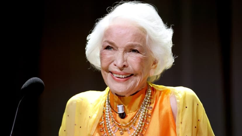Ellen Burstyn, 93, Receives Venice Golden Lion Despite Fall
