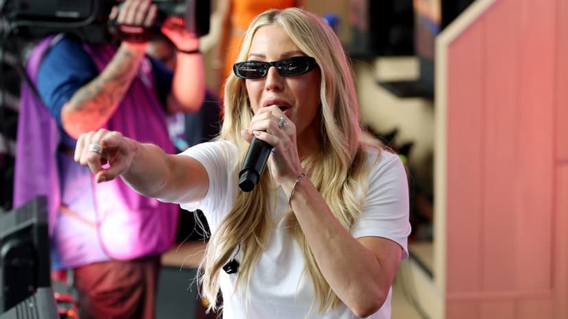 Ellie Goulding Shines at World Cup Quarterfinals
