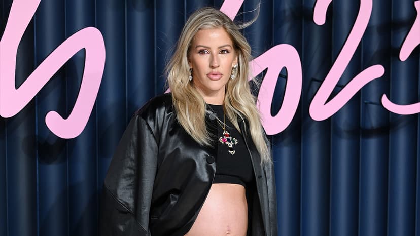 Singer Ellie Goulding Debuts Baby Bump