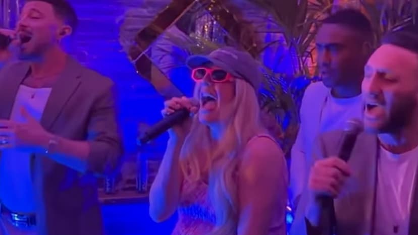 Ellie Goulding's 70s-Themed Baby Bash in London