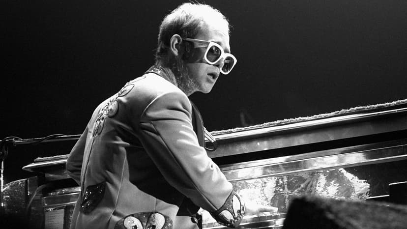 Elton John's 1976 MSG Shows: Statue of Liberty to Backlash