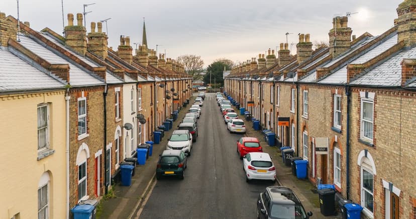 £400 Fine Looms: England's Bin Collection Overhaul