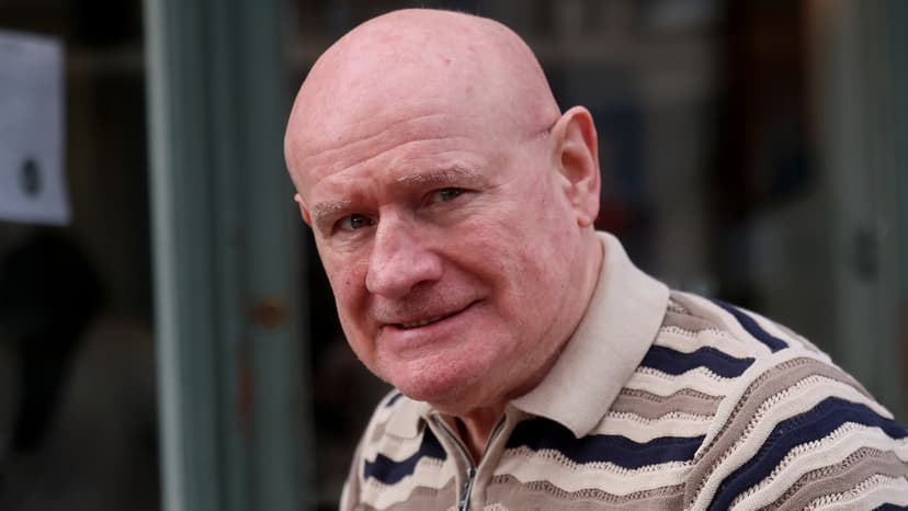 Ex-Champ's Tearful Dementia Fight