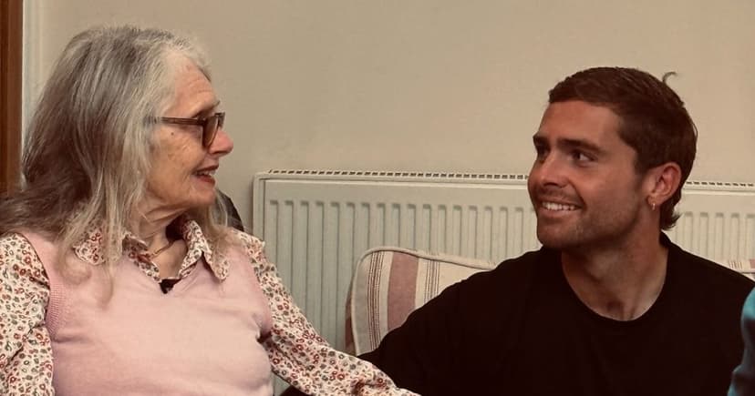 Ex-Gamer Breaks World Record in Ultramarathons for Ailing Mother