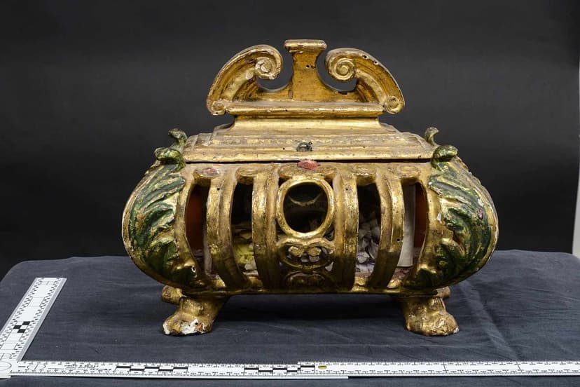 FBI Recovers 17th-Century Golden Urn for Italy