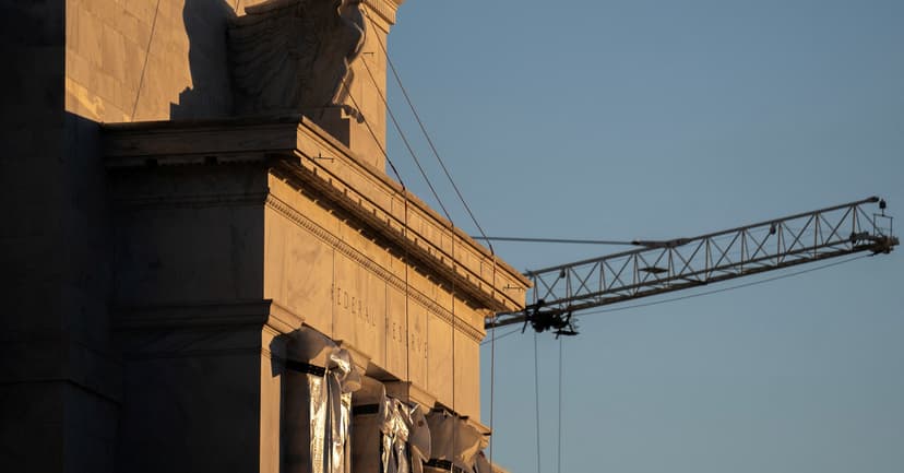 US Economy: Inflation High, Jobs Strong, Rates Steady