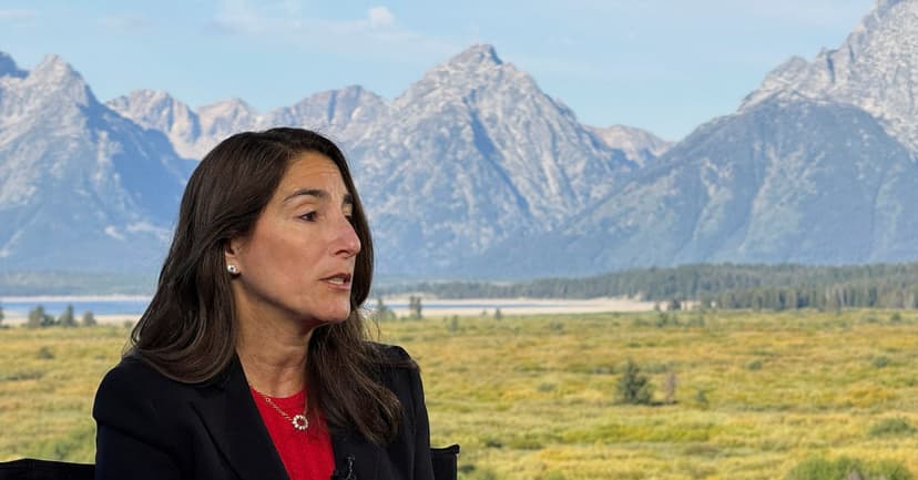 Fed Official Eyes Inflation Fight Without Job Losses