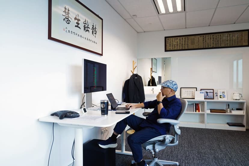Singapore Fund Chief: Runs, Naps, Billions