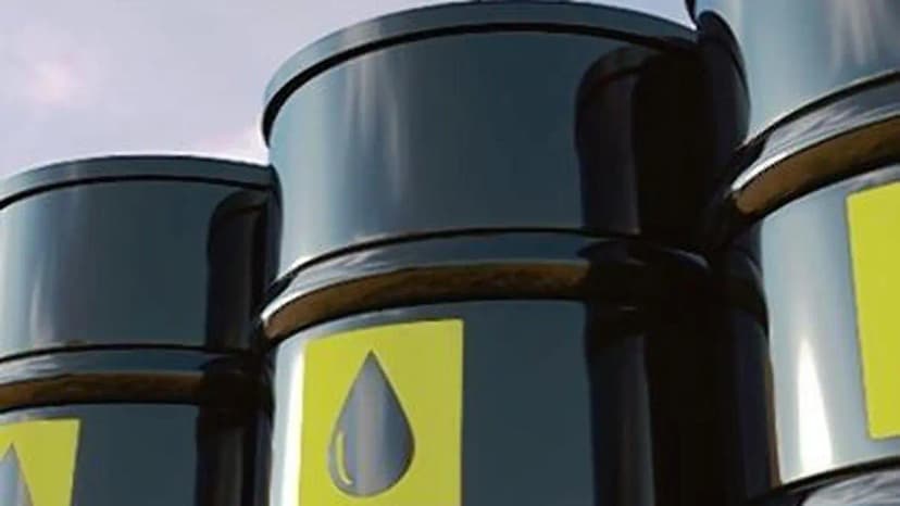 Fitch: Temporary Strait Closure Won't Sustain High Oil Prices