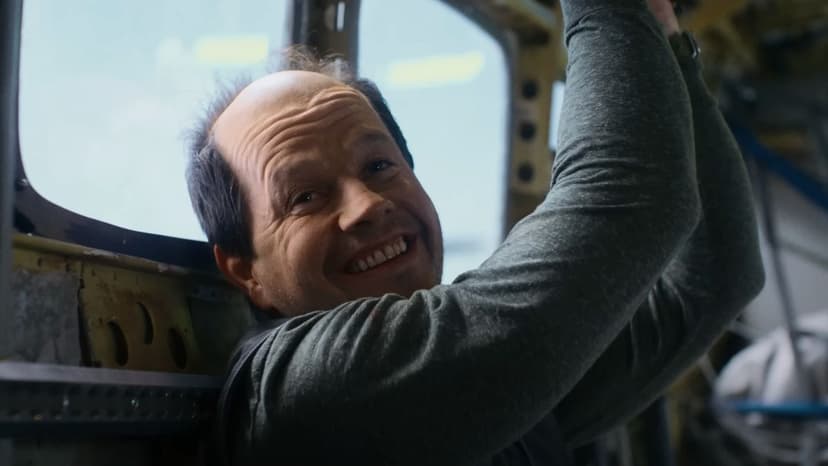 Wahlberg's Psychotic Return: Flight Risk Soars