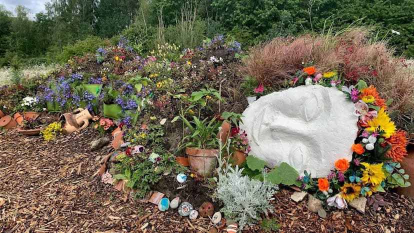 Woodland Blooms with New 'Mud Maiden' Sculpture