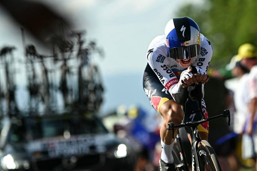 Lipowitz Crashes Out of Tour de France