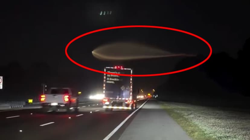 Mysterious Light Trail Stuns Florida Fisherman