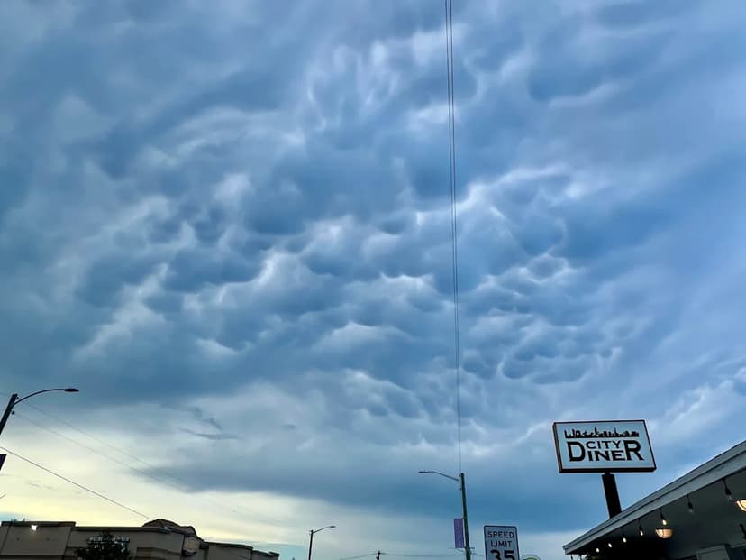Florida Sees Rare, Drooping Mammatus Clouds