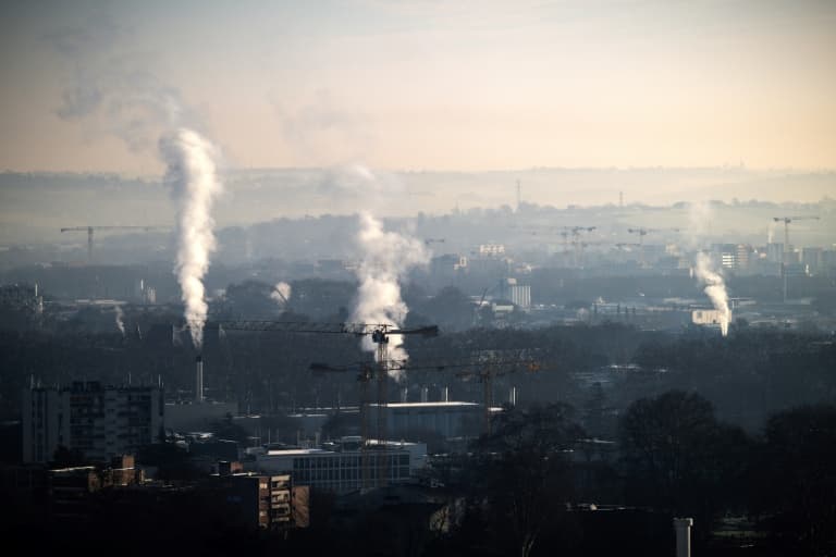 France's Climate Progress Stalls: Emissions Cuts Lag