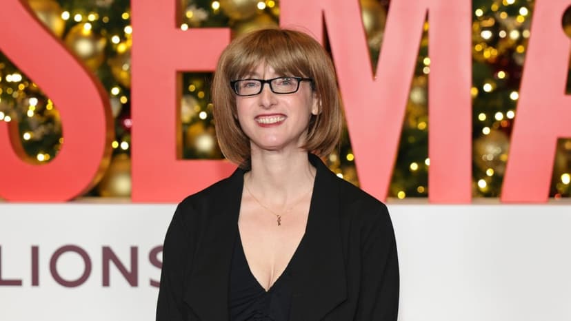 Author Freida McFadden Reveals Secret Identity as Doctor Sara Cohen