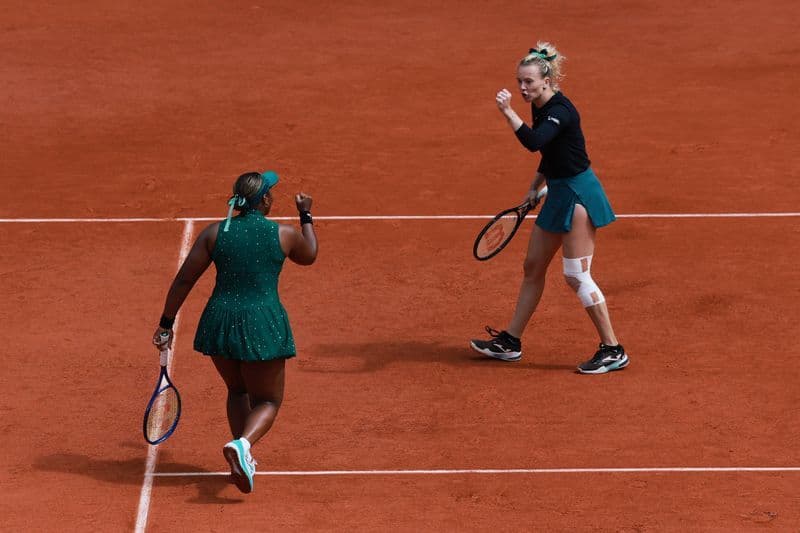 Siniakova & Townsend Triumph at French Open Doubles!