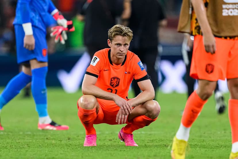 De Jong's Knee Injury: Barcelona Fears Grow
