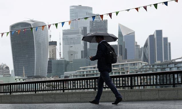 FTSE 100 Hits Record High Amidst Investor Shift