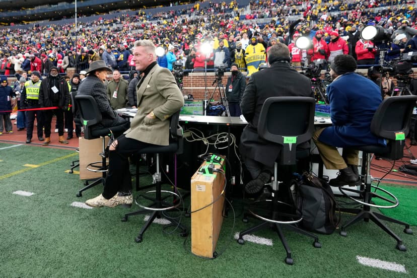 Oklahoma GameDay Goes Dark with Electric Laser Show