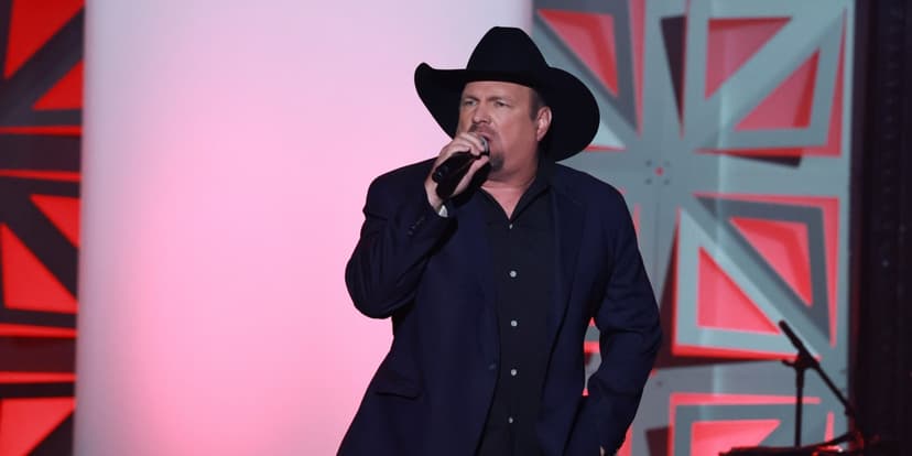 Garth Brooks Eyes $2 Billion Music Catalog Sale