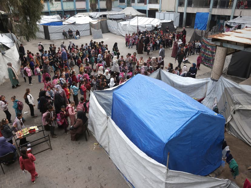 Gaza Children Learn Amidst Gunfire in Tent Schools