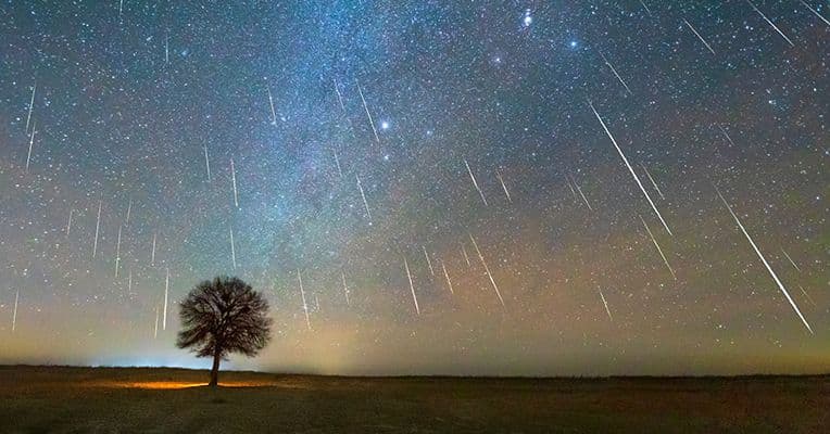 Geminids Meteor Shower: Cosmic Colors in December Sky