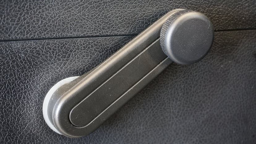 Gen Z Baffled by Old Car Features Like Choke