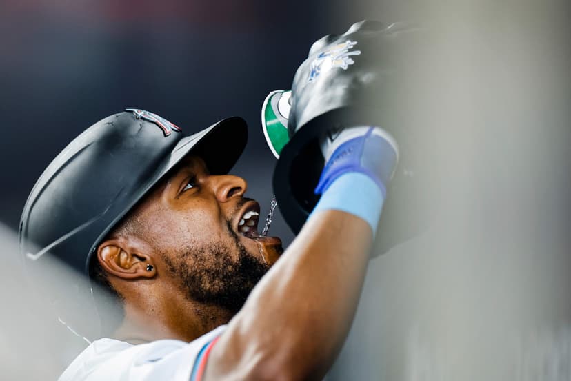 Giants Miss Playoffs; Former Player Leads MLB in Hits
