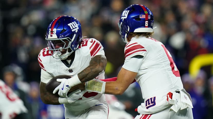 Giants RB Tracy Injured, Can't Put Weight on Leg