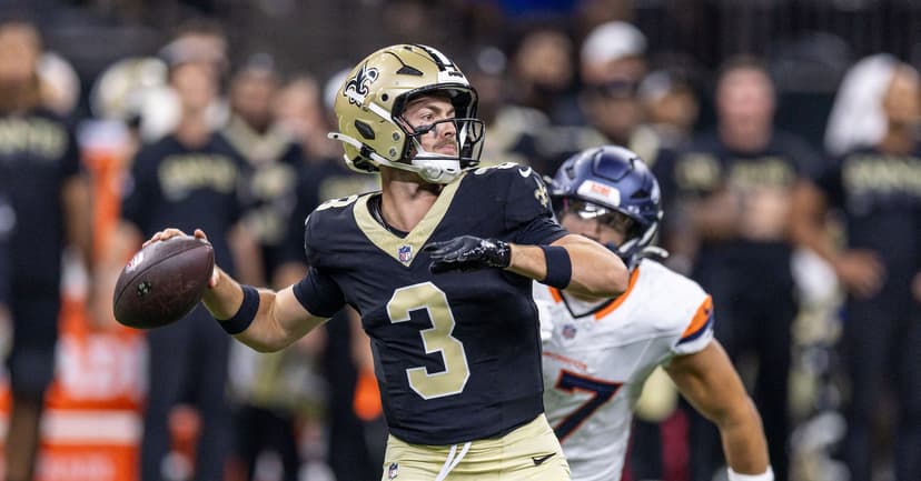 Giants Sign QB Haener, Host RB Harris for Visit
