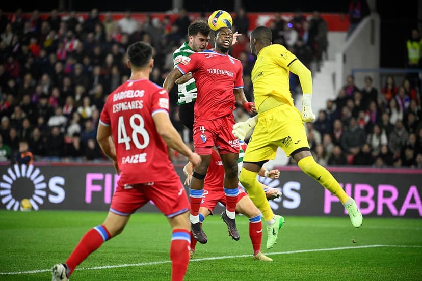 Andrew's Heroics Deny Sporting Key Points