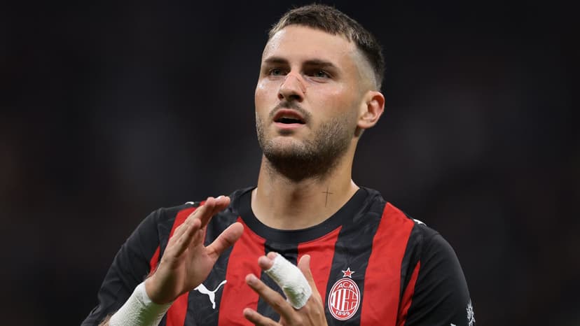 Milan Striker's Goal Drought: Sell or Wait?