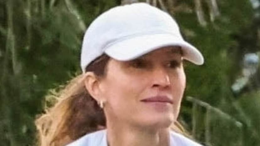 Gisele Bundchen Wears Wedding Band Post-Nuptials