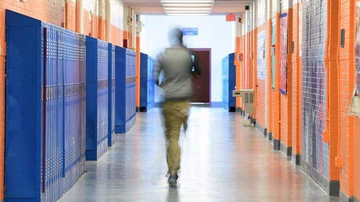 AI and Distractions Fuel Global School Absenteeism