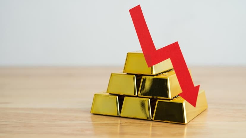 Gold Prices Tumble: Futures Drop by ₹171 Amidst Falling Demand